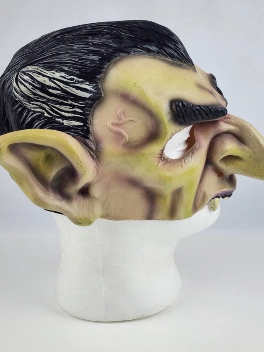 2002 DISGUISE BRAND VAMPIRE DRACULA HALLOWEEN MASK